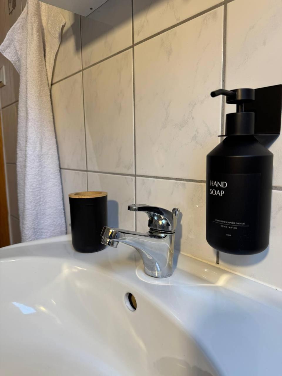 Ama Home Apartment In Hiddenhausen - Wlan, Smart-Tv - Nahe A30 & A2 - Nur 10 Min Von Herford 외부 사진